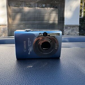 Canon PowerShot SD1000 S in Metallic Blue